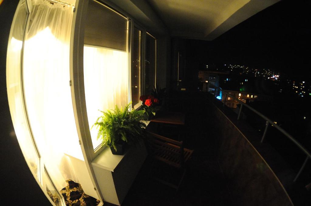 Hotel Mir Ровно Экстерьер фото